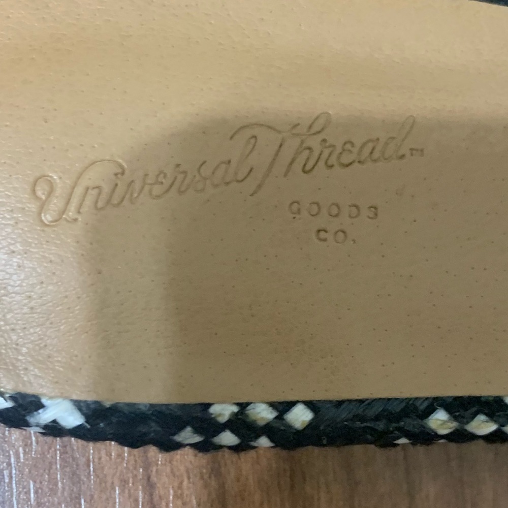 Universal Thread Slide On Flats Size 6 1/2 - image 8